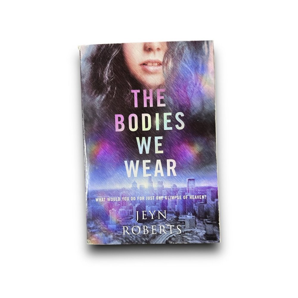 The Bodies We Wear [Paperback] by Jeyn Roberts